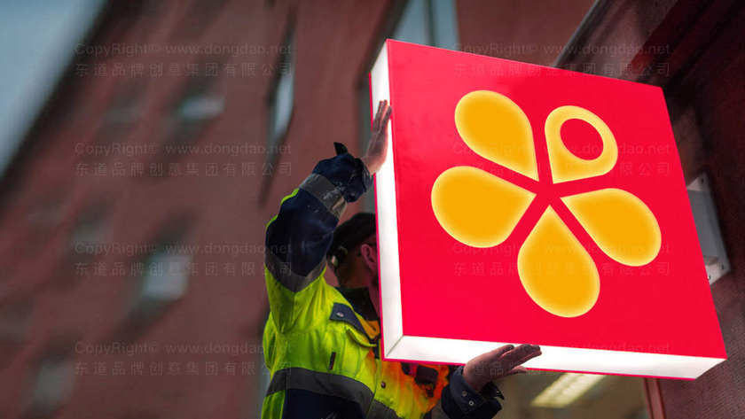 如何设计红色logo的展板？