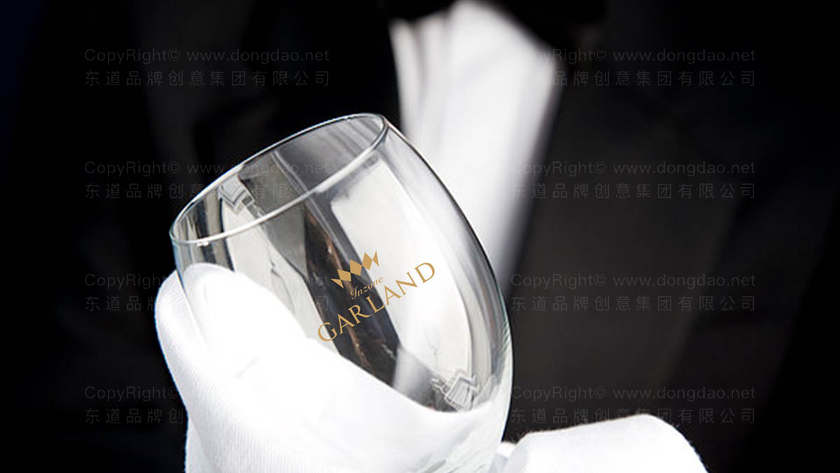 红木家具logo必须用深色是误区？正确色彩搭配原则是什么？