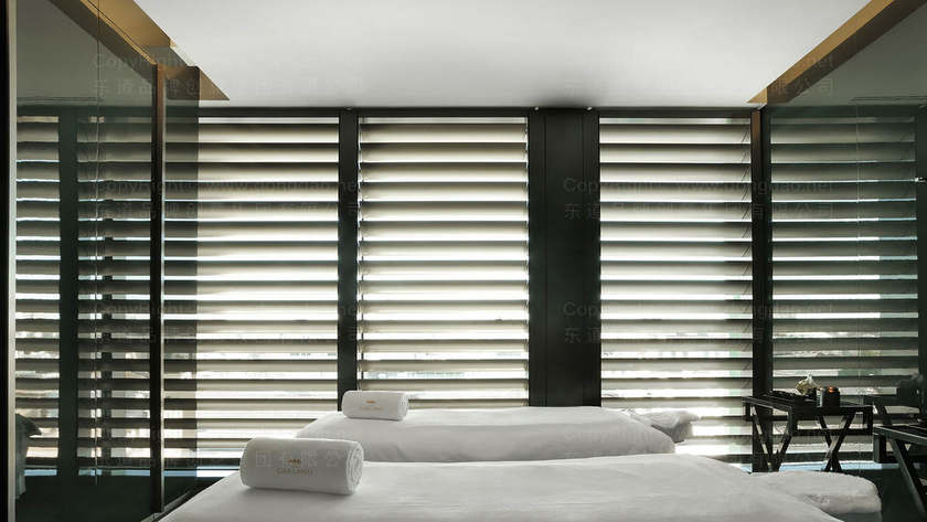 如何设计蚕丝被logo以体现天然特性？需要融入哪些视觉元素？