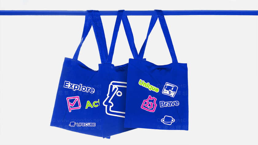 酒吧场景对logo有何特殊要求？吧台椅元素如何巧妙融合？