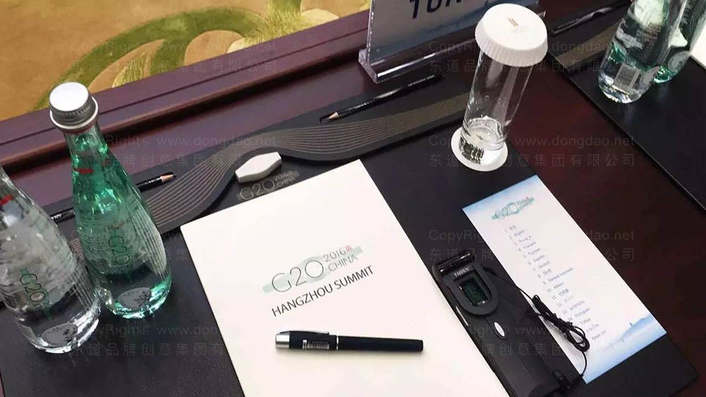 置物架logo只画架子？如何巧妙融合卫浴与水元素？