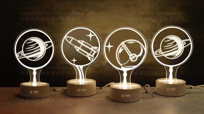 在高端零售场景中，皮衣包装如何增强用户体验？设计流程中应避免哪些常见误区？