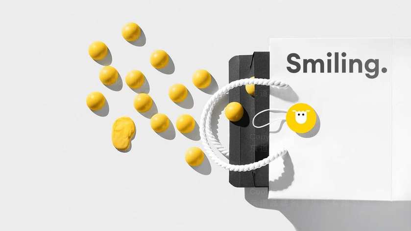 如何根据不同类型院校的特点，有针对性地制定画册设计策略？