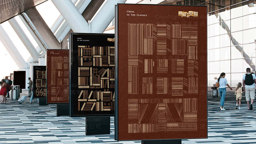 在油画画册设计中，如何通过版式布局突出画作的艺术特色？